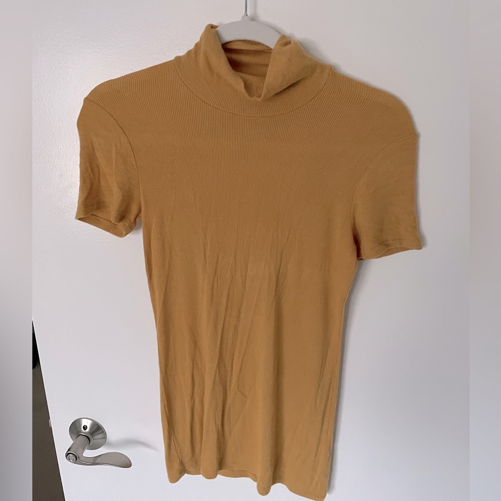 Wilfred mustard yellow short sleeve turtleneck, size small